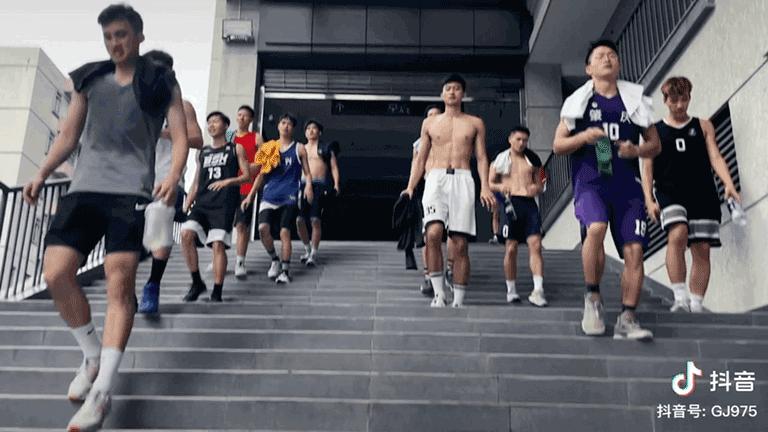 太害羞怎么谈恋爱,和体育生谈恋爱有多浪漫