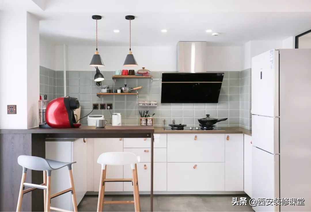 冰箱都放在房子什么位置,房子小冰箱太大真的占地方