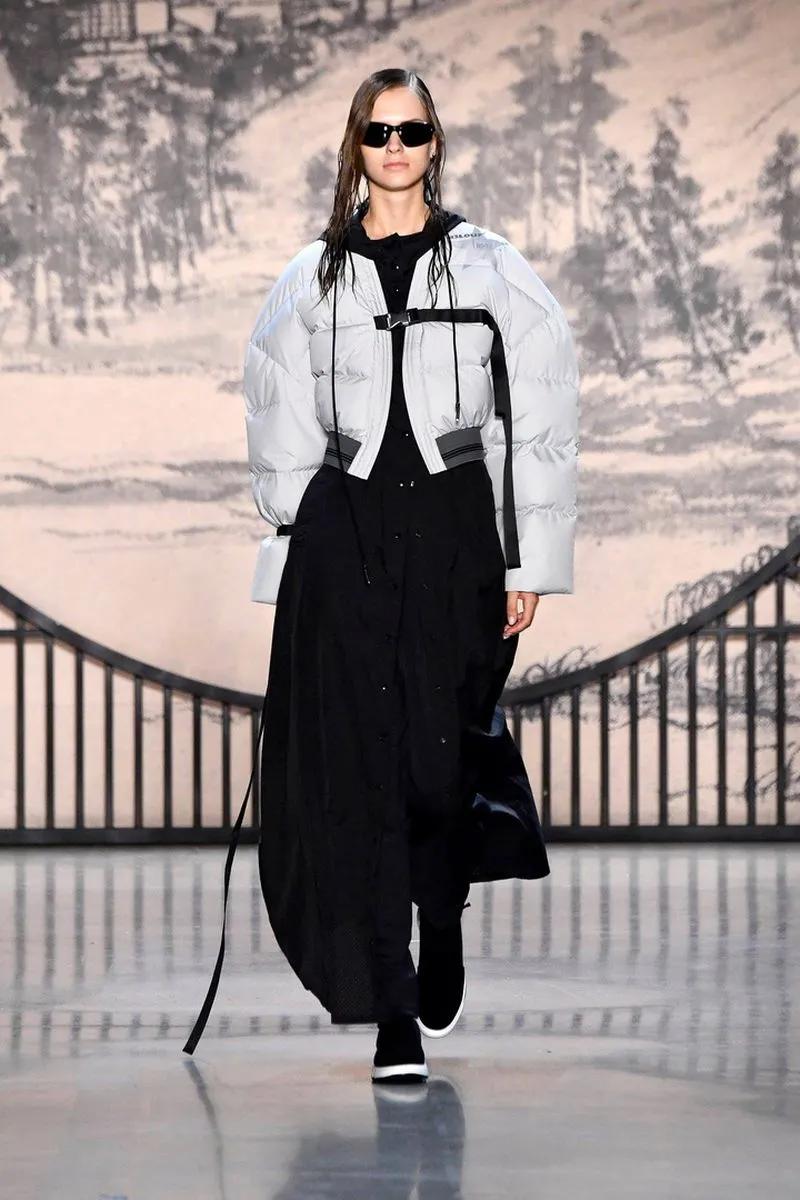 波司登新设计再次出圈？！轻盈+荧光惊艳网友：穿这谁还宅啊