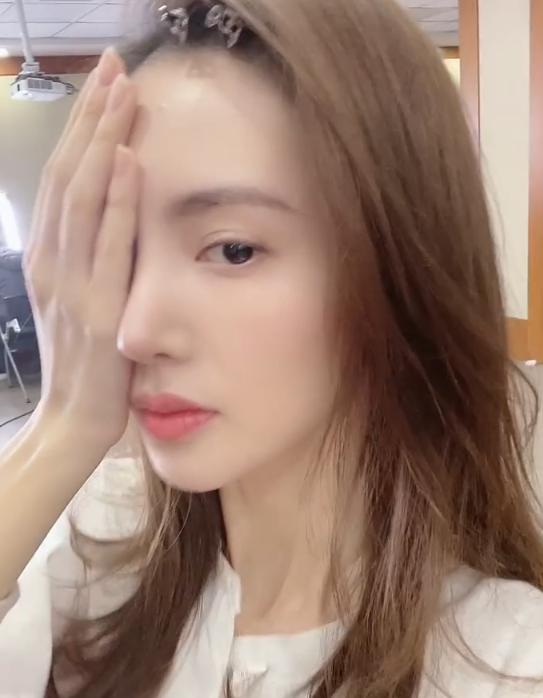 金晨的鼻子太尖惹争议,金晨回答鼻子问题