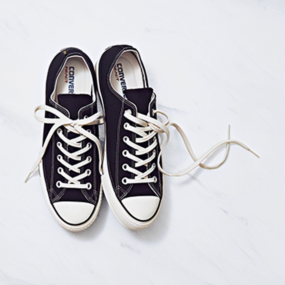 匡威帆布鞋高帮和低帮有什么区别,匡威高帮鞋哪个颜色好搭配