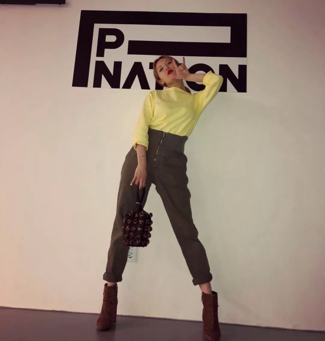 今年流行的靴子适合小粗腿穿,秋冬高跟百搭靴子