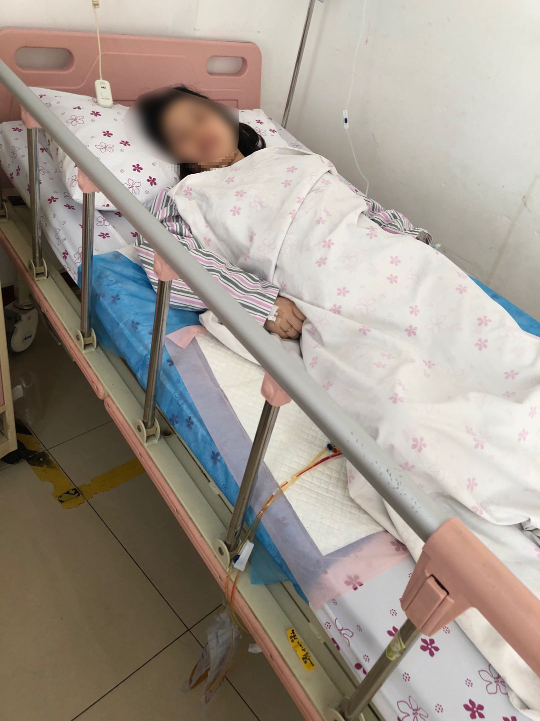 孕妇出血4000ml胎盘早剥霄边医院绿色通道成功救治后痊愈出院