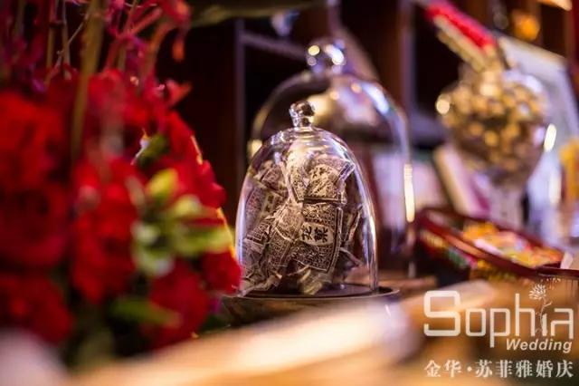 结婚请帖给姐姐姐夫一家怎么写,奶奶健在孙子结婚的请帖怎样写