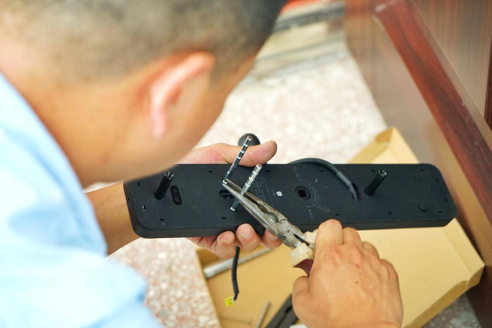 小米智能门锁e能用小米手机开吗,小米智能门锁e家和1s哪个值得入手