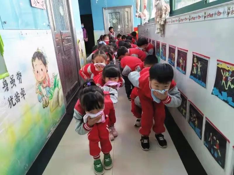 关于119消防的演练视频,119消防宣传日逃生视频