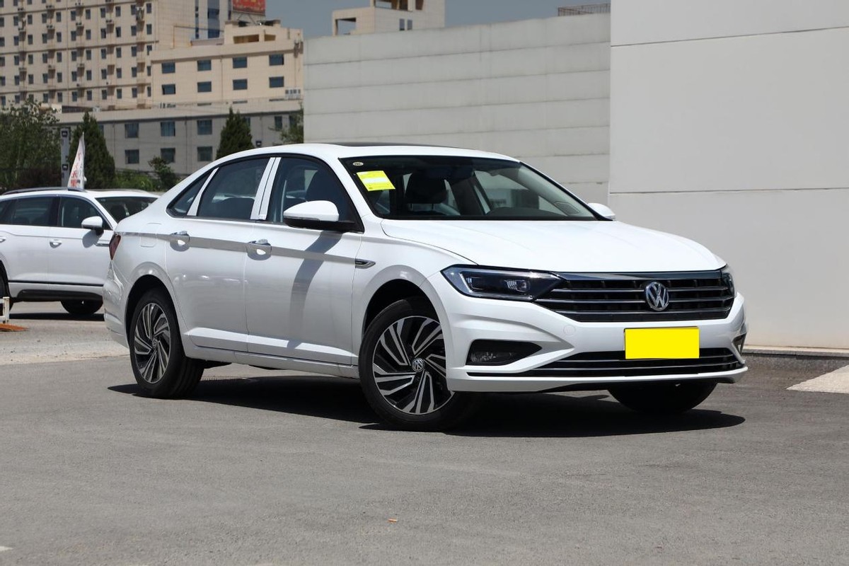 新款速腾1.4t底盘和座椅空间,油耗5.6升大众速腾