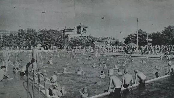 天津卫津路老照片,1998年天津卫津路街景