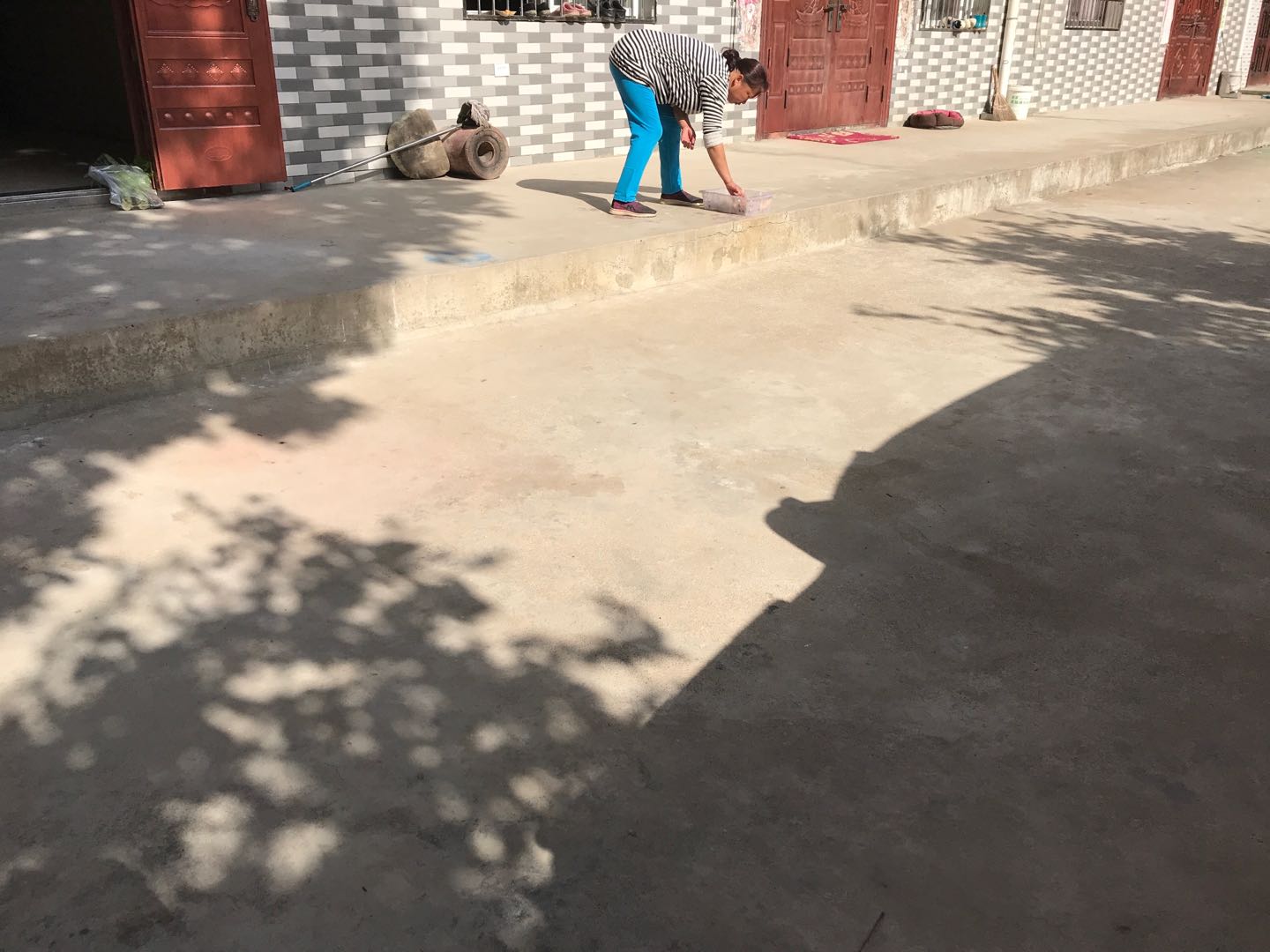 13岁抑郁症女孩被取消住宿坠楼,抑郁症女孩跳楼身亡事件