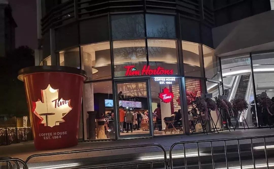 佛系星巴克,被逼“上梁山”