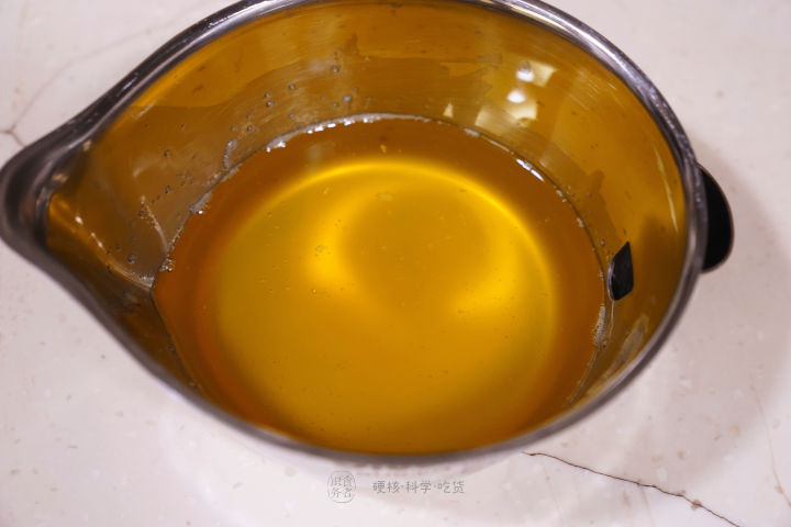 煎牛排时黄油炸到身上怎么办,煎牛排香料总是一煎就糊