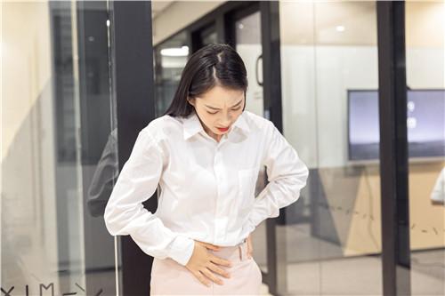 月经期间经血总是发黑？多是这3个原因引起的