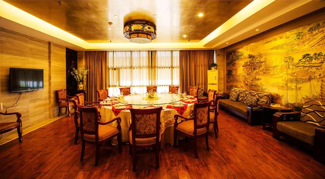 台儿庄景区内美食推荐,住台儿庄古城里面吗