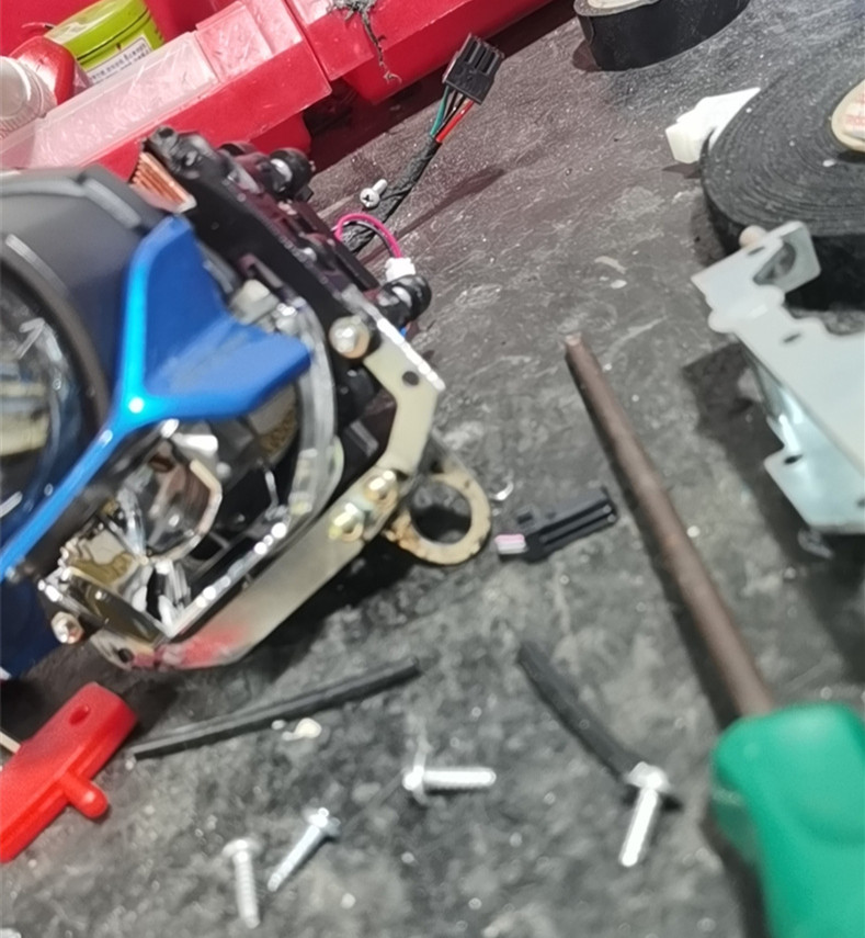 比亚迪唐的远光灯改造,比亚迪唐远光灯怎么调高度