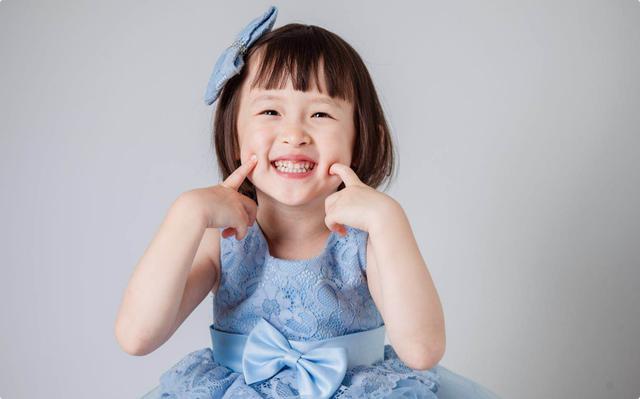 2岁宝宝发脾气满地打滚怎么办,2-3岁小孩撒泼打滚发脾气