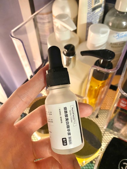 肌肤原液要选专业的，HFP当家原液产品，祛痘美白抗氧化一步到位