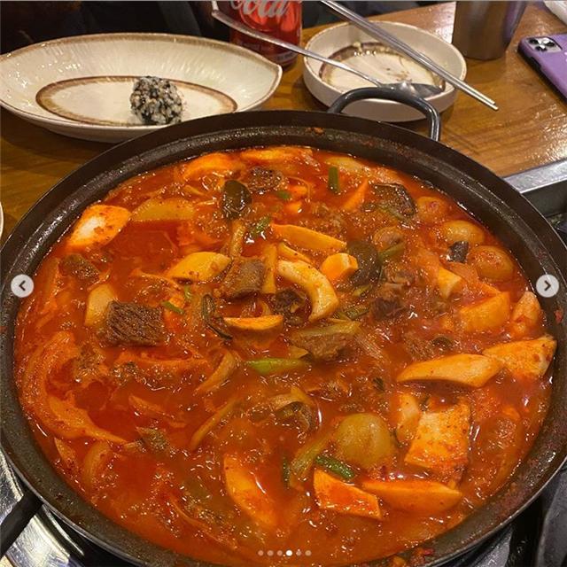 王思聪接受英国bbc采访,王思聪谈nba球衣