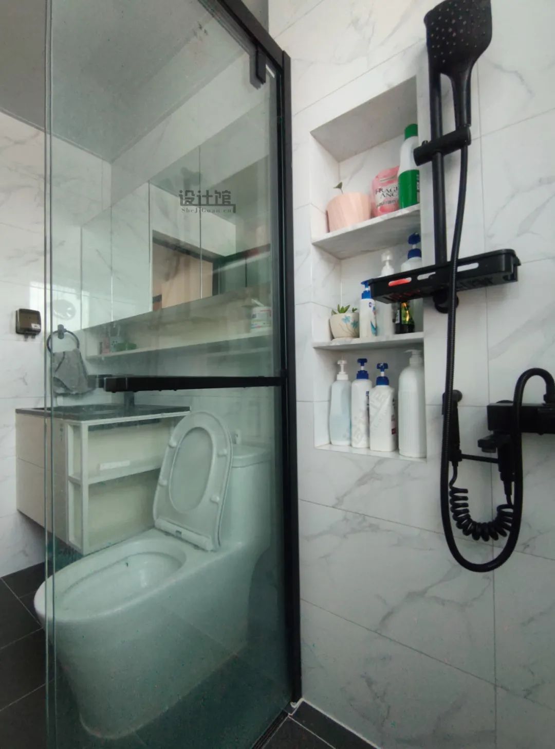 室内瓷砖上墙到底好不好看,装修瓷砖上墙好还是不好