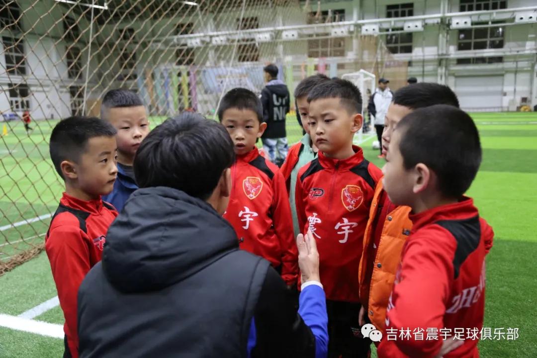 新奇之余,皆是寄望——震宇足球进驻农博园搏一搏室内足球场