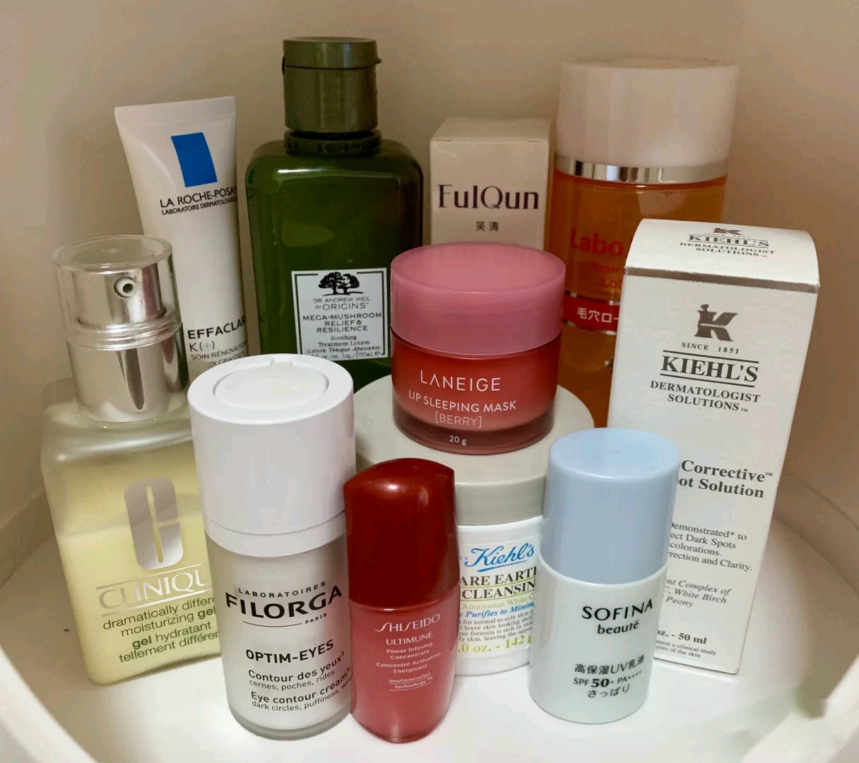 雅诗兰黛资生堂必买清单,雅诗兰黛和资生堂哪个比较好