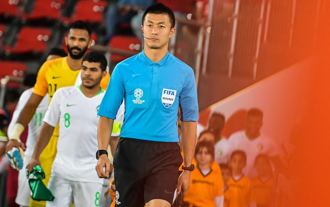 傅明吹罚越位犯规原视频,裁判这球到底算不算进球