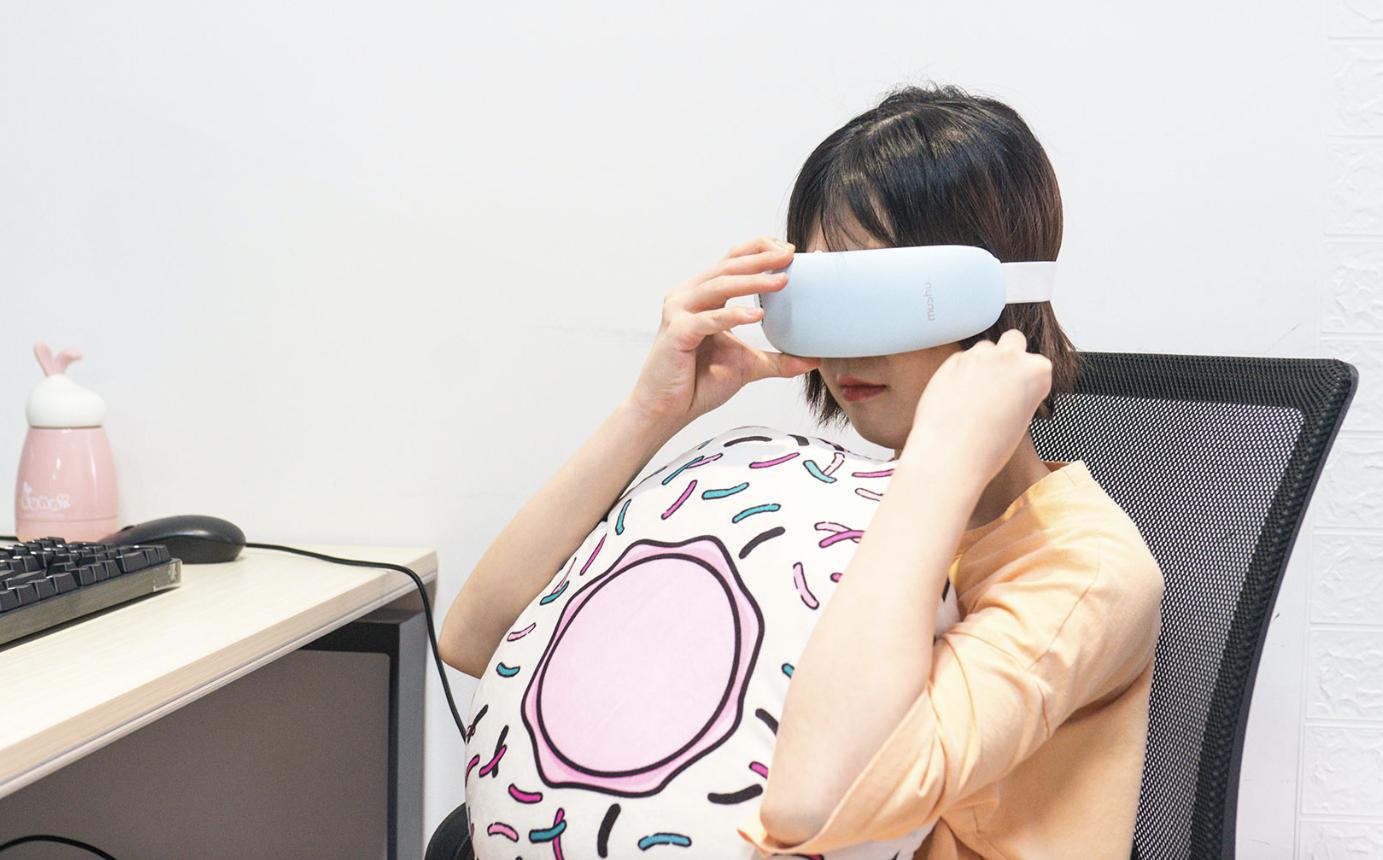 别再盲买花王眼罩，它会喷SPA蒸汽，戴上失眠都好了