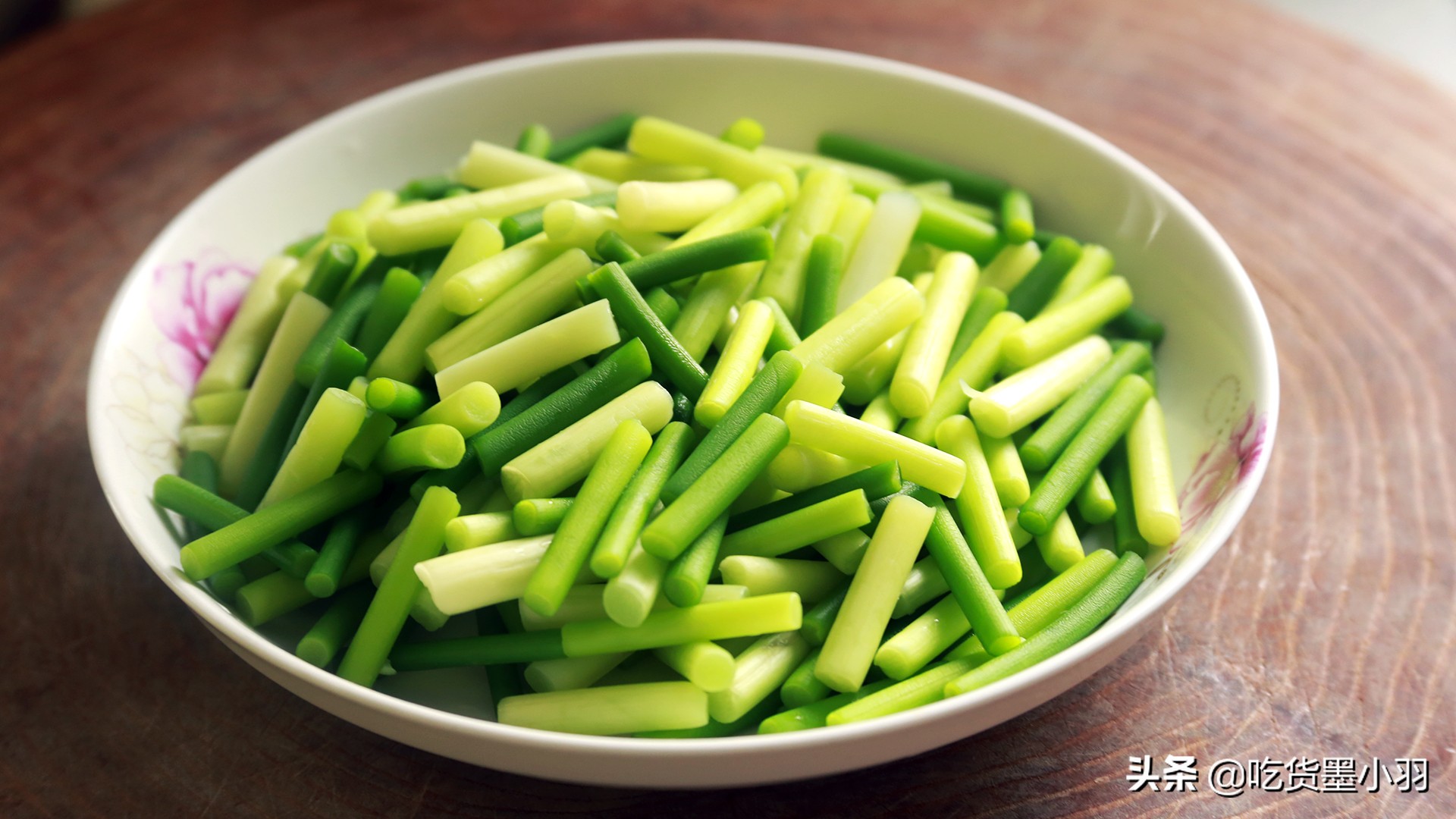 蒜苔怎么炒翠绿爽口,蒜苔怎么炒才好吃家常