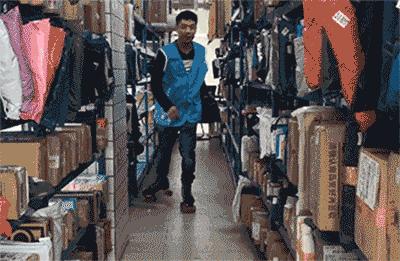 “包邮区”最大的快递驿站：昆山苹果代工厂百万包裹里的万种人生