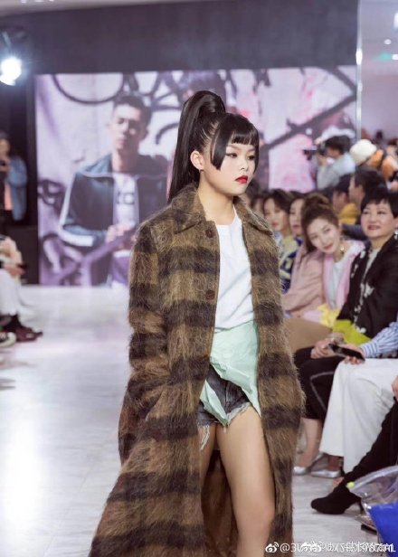 曾经被群嘲的3shine，如今成为新的时尚宠儿，她们到底经历了什么