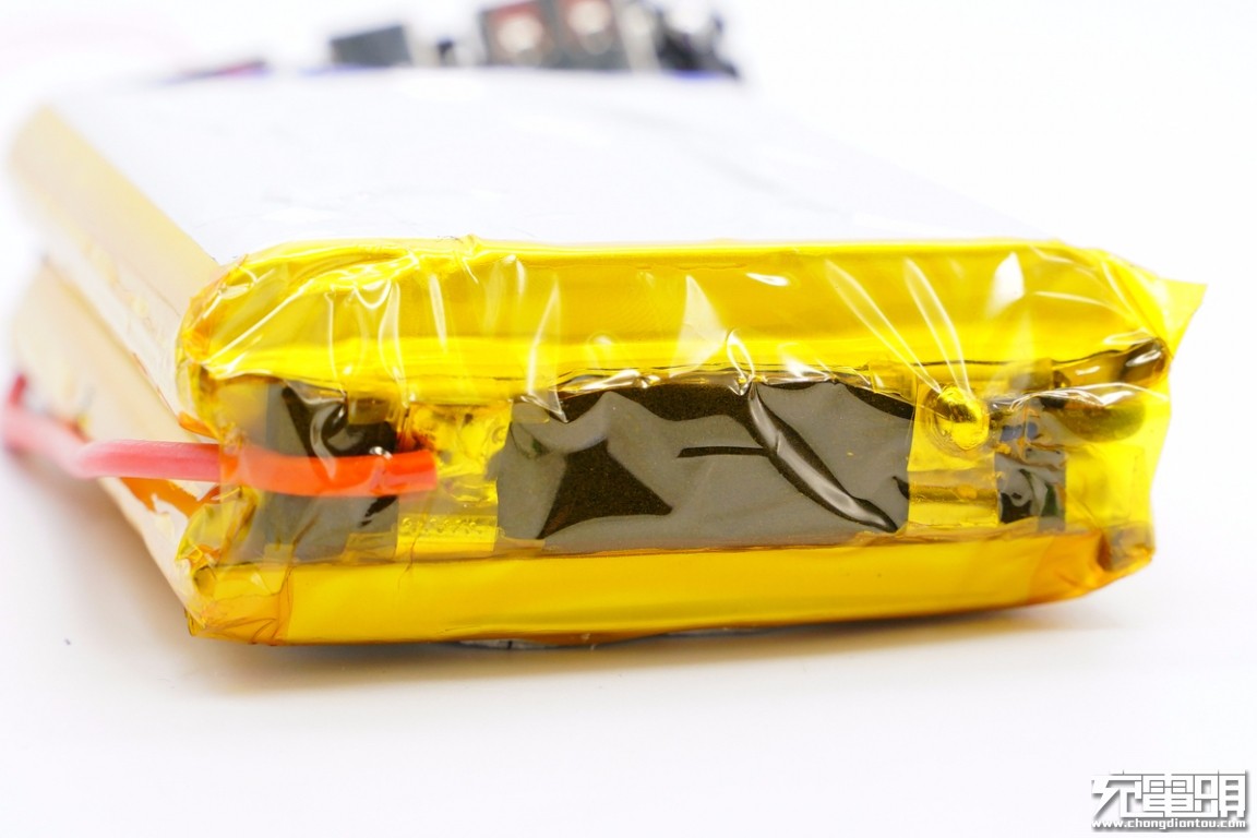 台电能量怪兽57000毫安充电宝拆解,台电20000毫安充电宝拆解