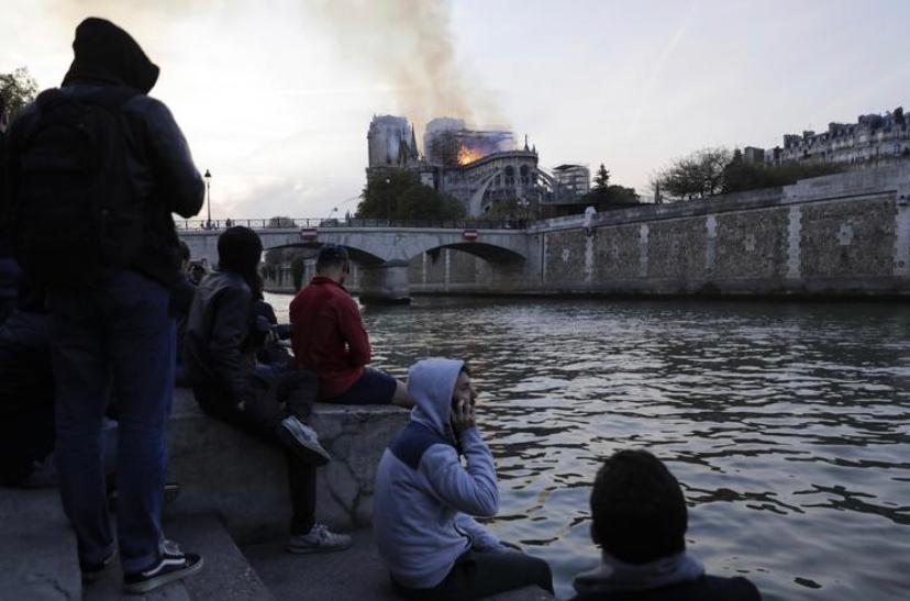 巴黎圣母院大火之后的历程,巴黎圣母院大火以及重建工作