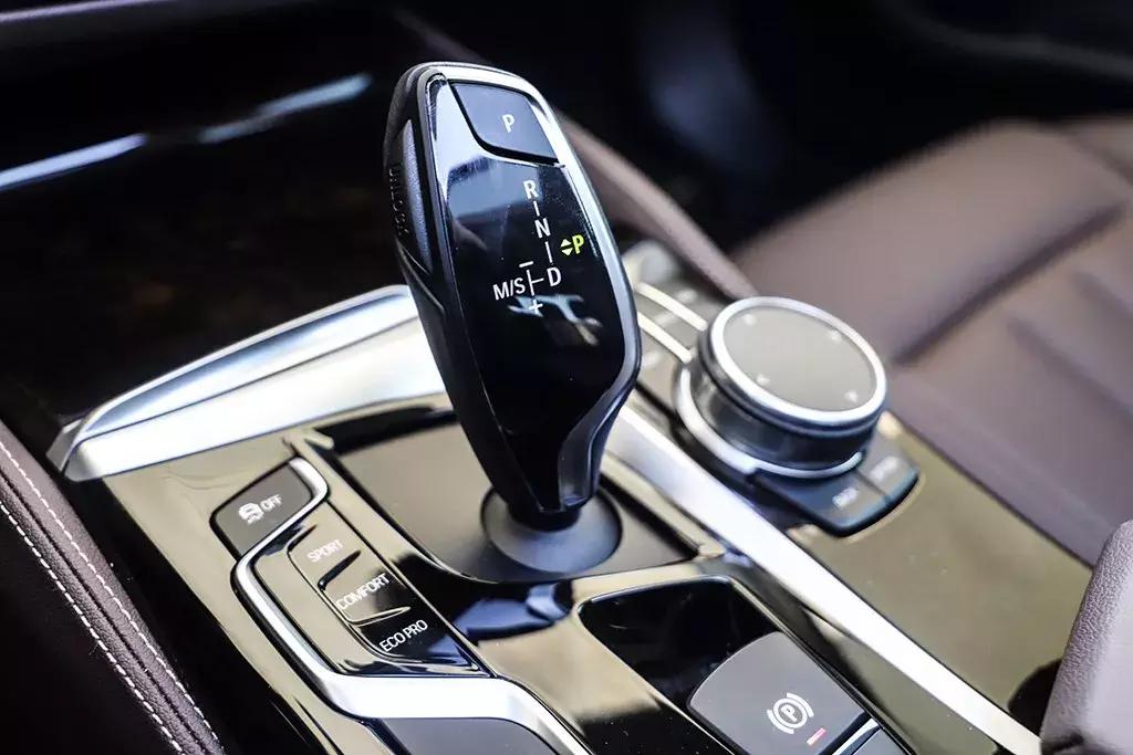 乘坐体验舒适的车,试驾全新宝马5系视频