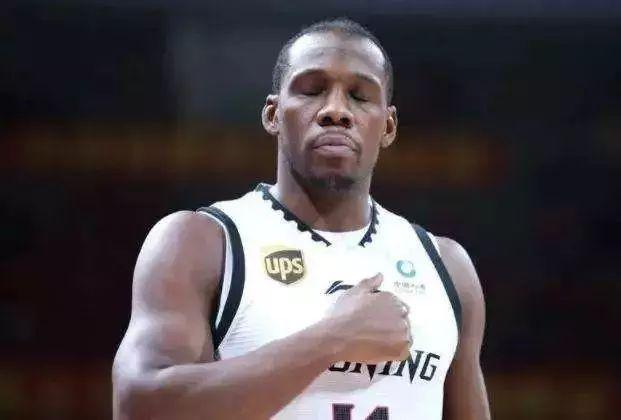 艾伦哈德森连续得分辽宁男篮,郭艾伦赵继伟现身辽宁男篮