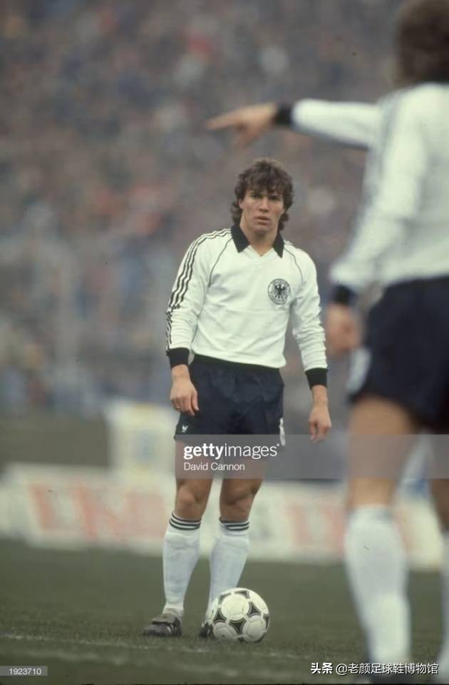 首位蝉联世界足球先生,历届世界足球先生前10名球员