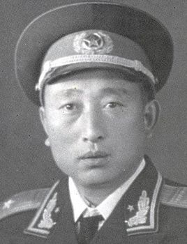 新四军中的上将有几人,新四军有几个副司令员