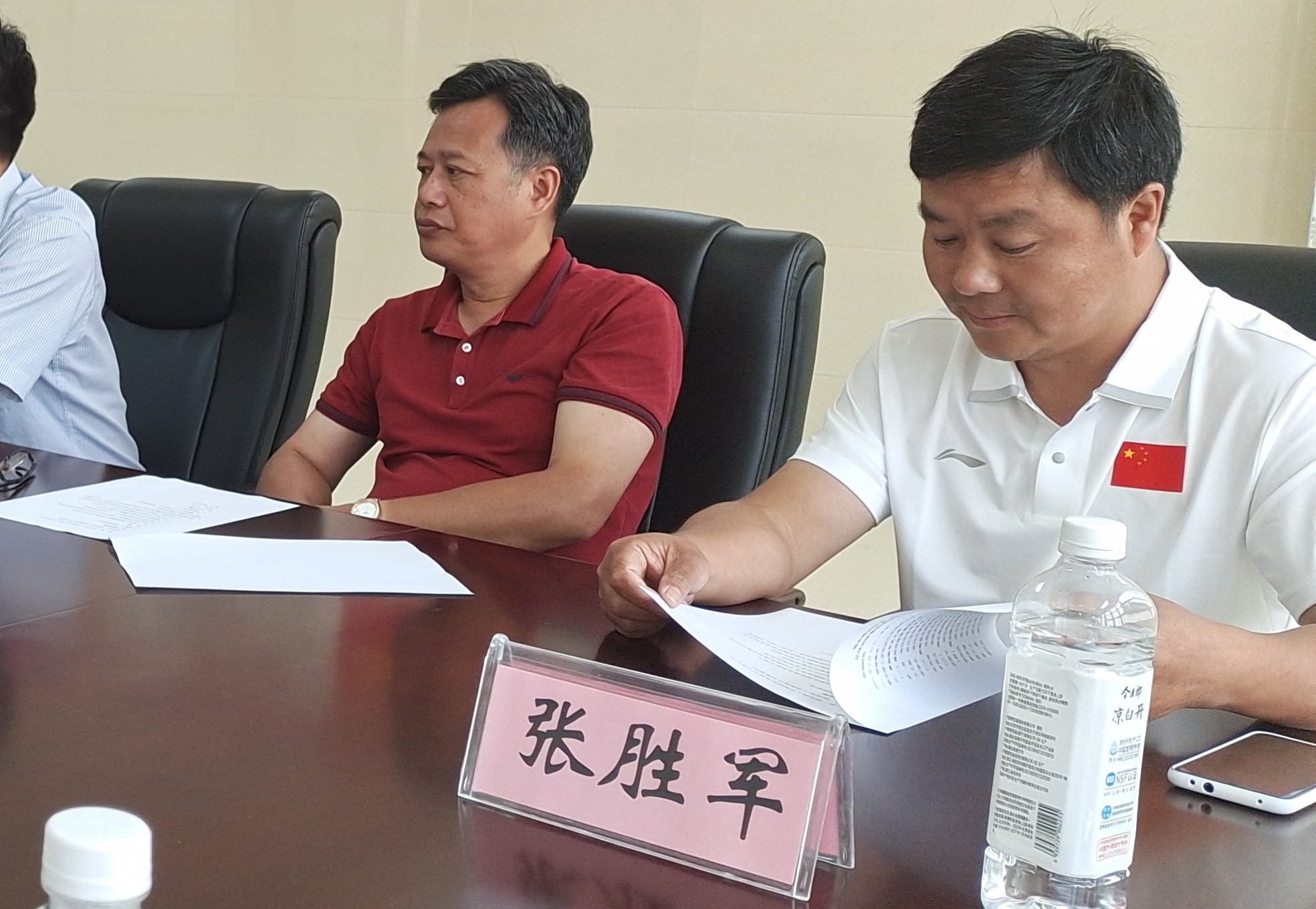 银河体育“牵手”滨江学院开启黄冈足球项目校企合作新时代