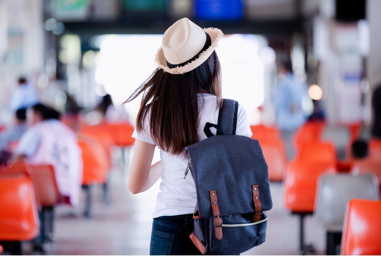 爱你的女人才不会打扰你,一个女人心里有你才会这样对待你