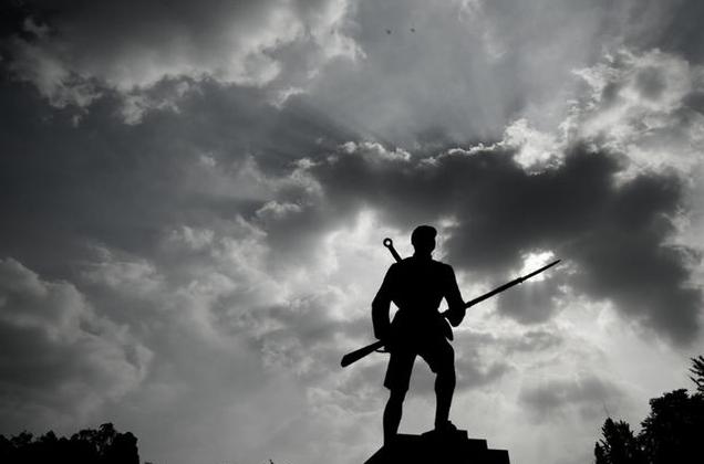 吕布哪一年被杀,吕布吕德华五杀