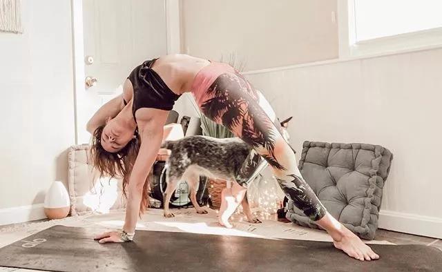 瘦肩收副乳最快的方法,开背收副乳的锻炼方法