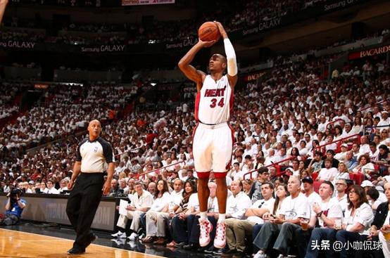 篮球运球基本功零基础过人,篮球运球基本功最实用的动作