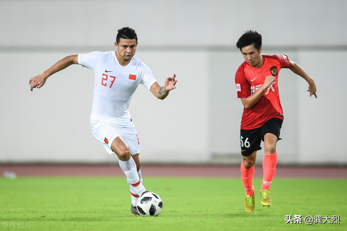 3-2，国足读秒绝杀越南队，为国庆献礼，国足的血性和韧劲回来了