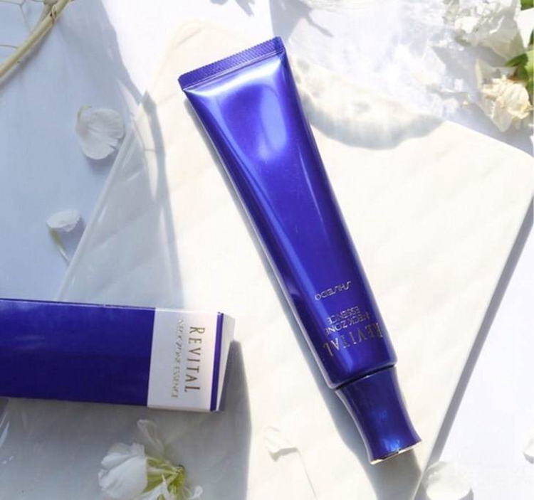 一条颈纹老十岁教你一招淡化,年度最佳颈纹霜