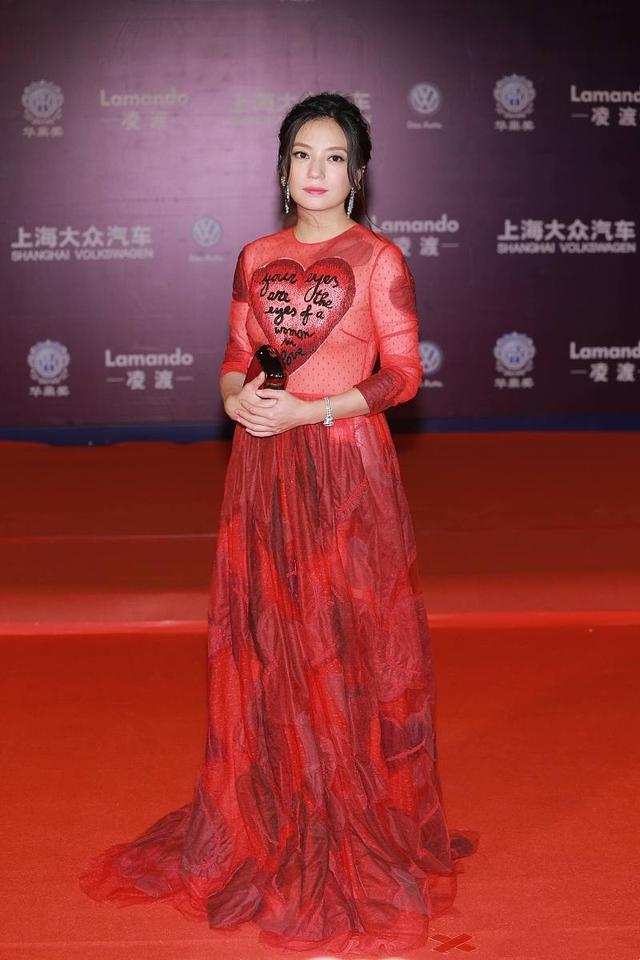 赵薇17岁到44岁的容颜变化,赵薇变装还珠格格