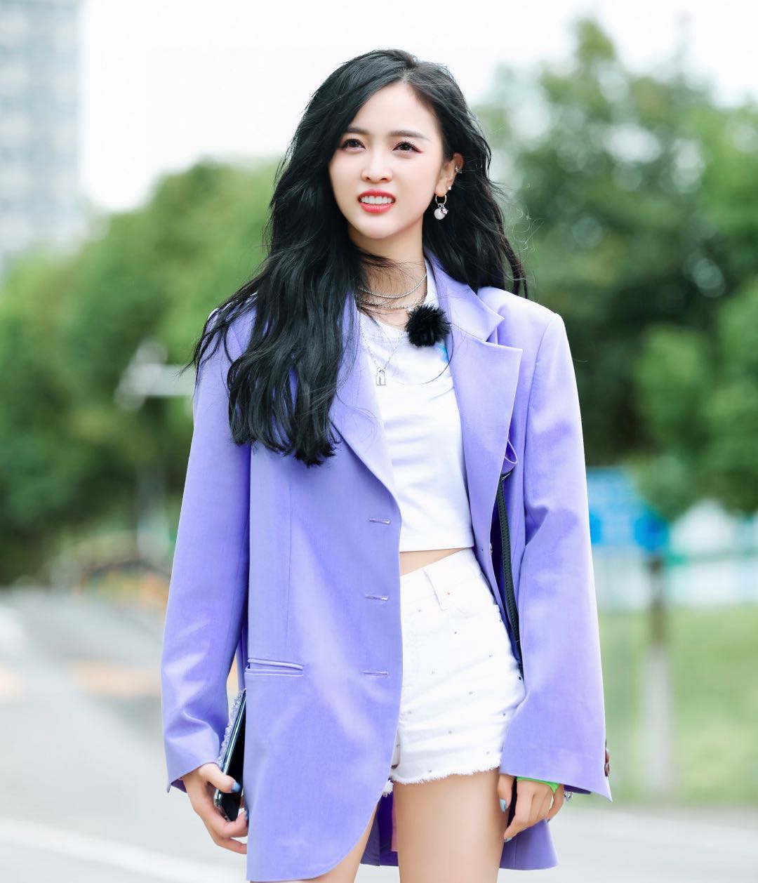 吴宣仪粉丝欺软怕硬，手撕师弟咄咄逼人，遇到郑爽却怂了