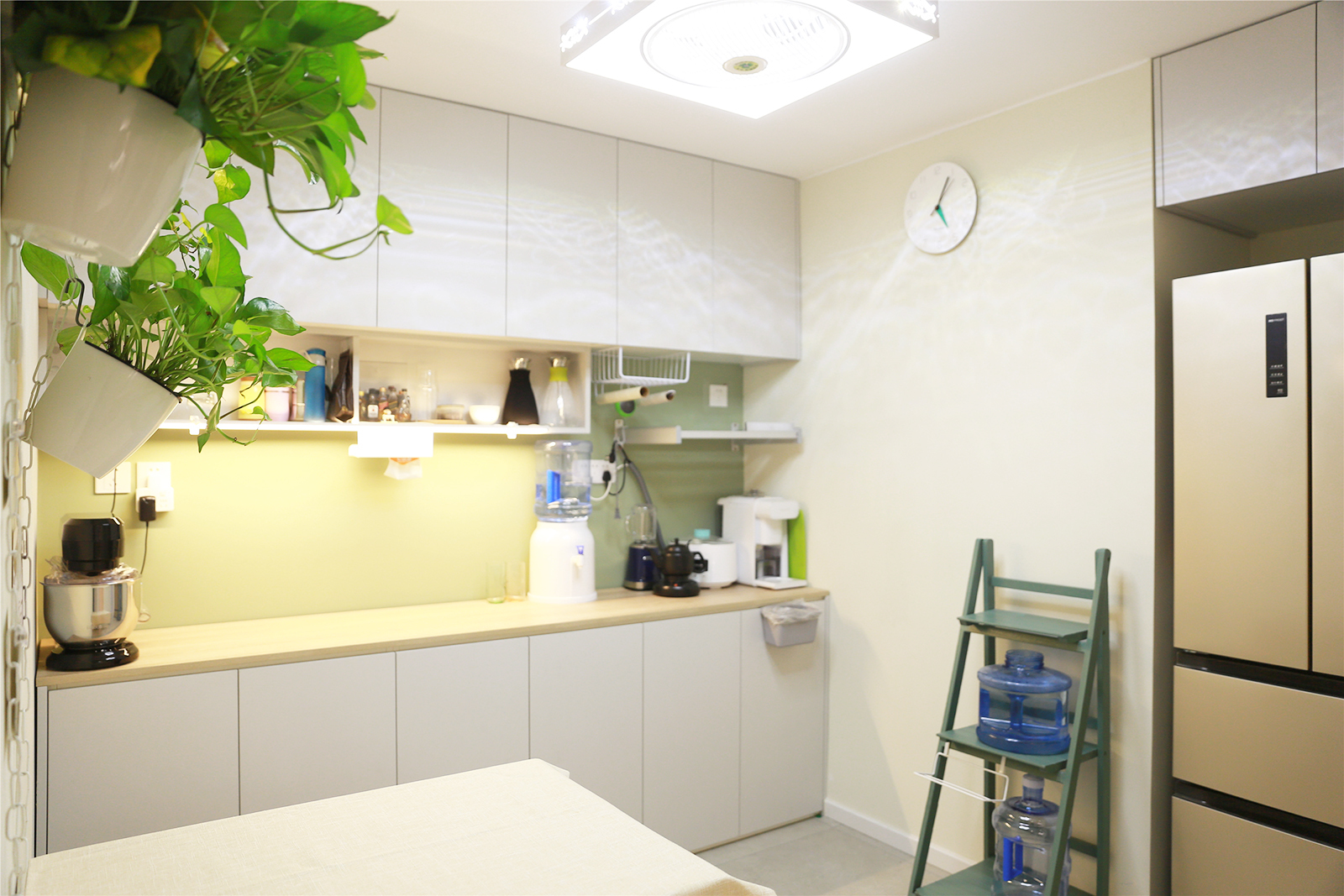 88平双阳台现代简约风格,一室一厅大阳台小户型装修老房子