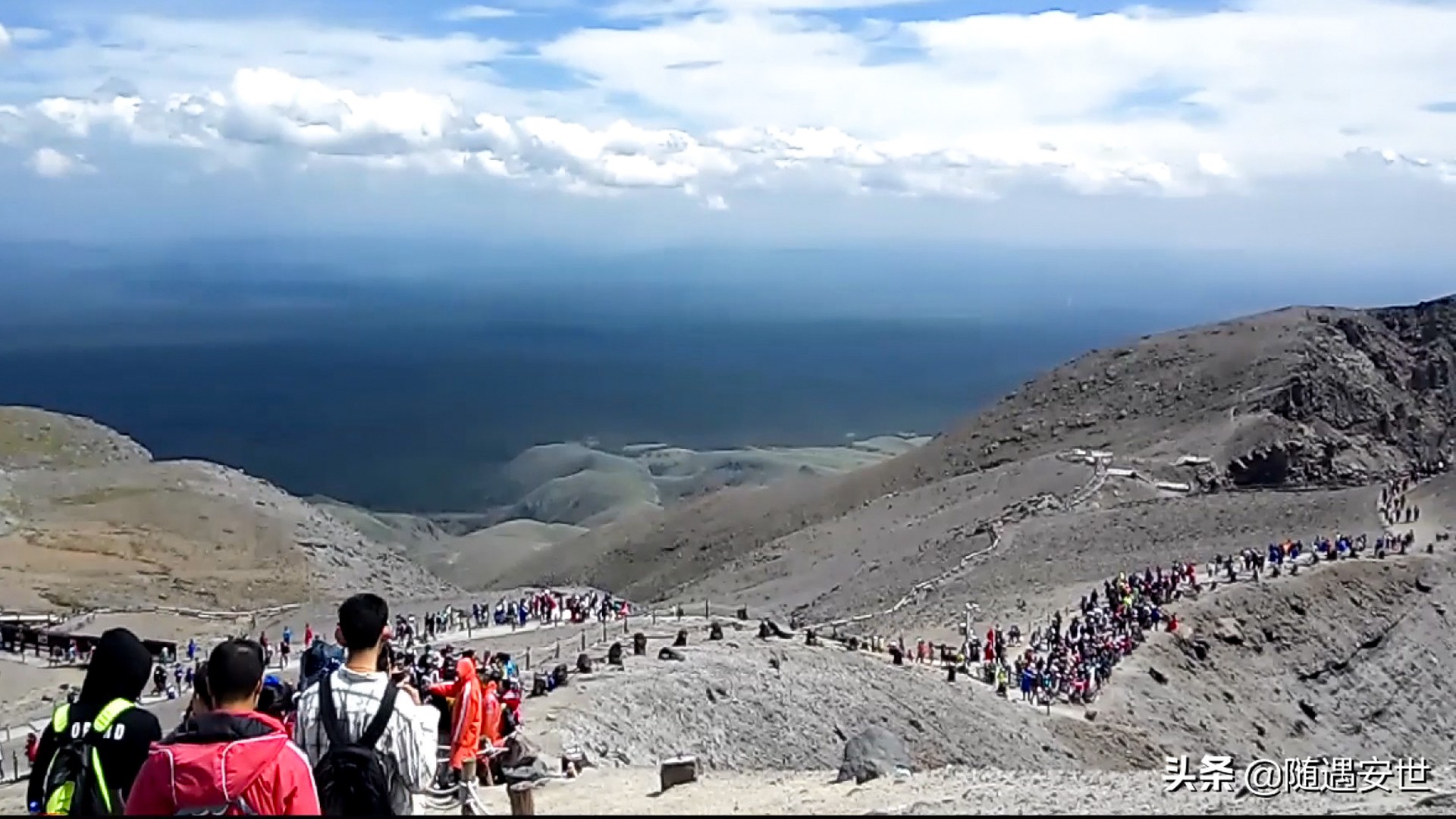 长白山西坡和北坡看天池区别,长白山北坡和西坡哪个能看全天池