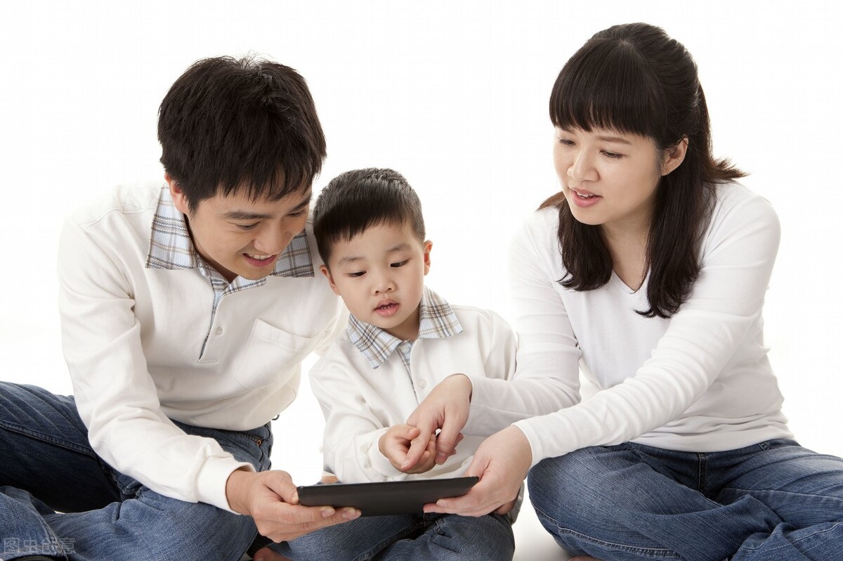 故事：闺蜜来我家后想*引勾**我老公，聪明的老公想出这一招来对付