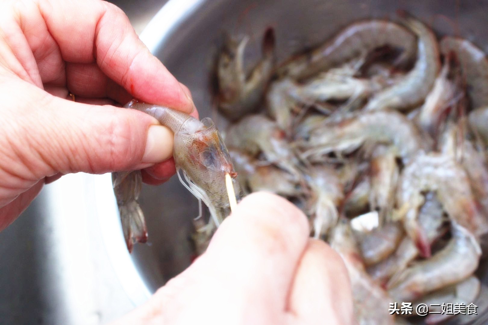 大虾处理干净最快最简单方法,大虾怎么处理又干净又快