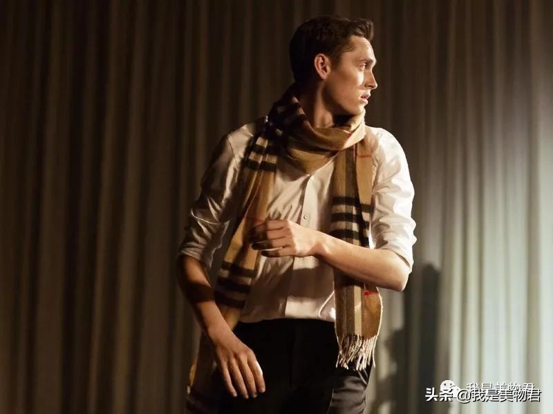 巴宝莉不走寻常的服装,巴宝莉潮流服装