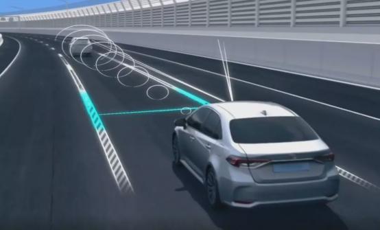 最新款丰田雷凌双擎运动版的评测,新款丰田雷凌评测